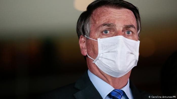 Bolsonaro - primeiro ignora ofertas da Pfizer, depois pede antecipação de doses