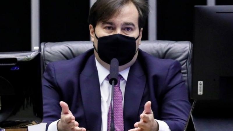 Rodrigo Maia: Ninguém do centro tem musculatura para enfrentar Lula ou Bolsonaro