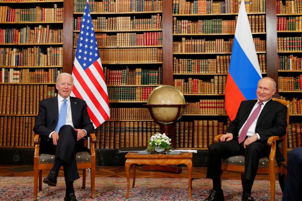 Primeiro encontro de Biden e Putin