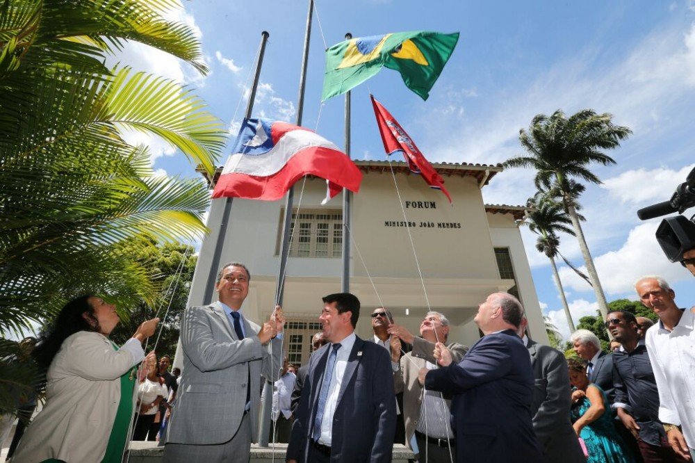 Rui inaugura fórum e entrega ambulância em São Gonçalo dos Campos