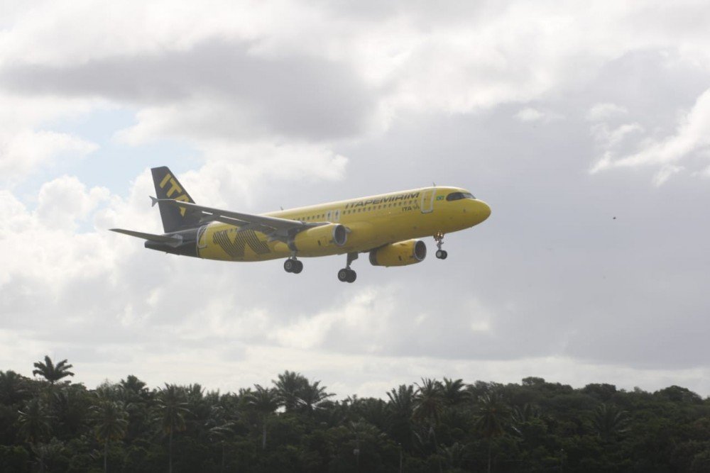 Voo inaugural da Ita Transportes Aéreos chega a Salvador e Porto Seguro
