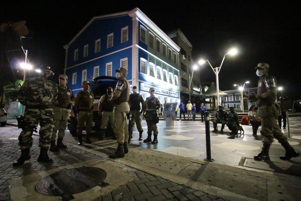 Bahia - toque de recolher a partir de meia noite e eventos autorizados até 100 pessoas