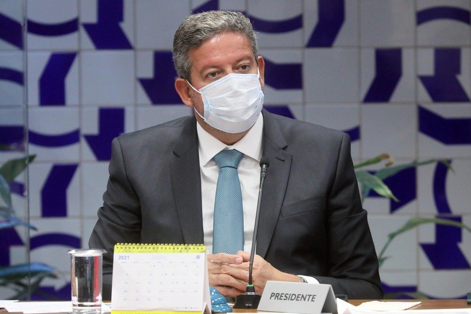 Estadão cobra de Lira a abertura do impeachment