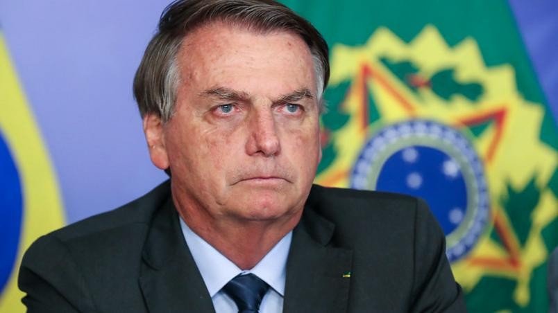 Jurista elenca crimes que Bolsonaro comete ao ameaçar eleições