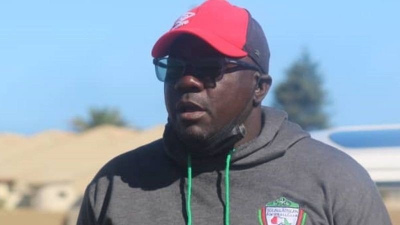 Namíbia - jogador da seleção de futebol lamenta: 