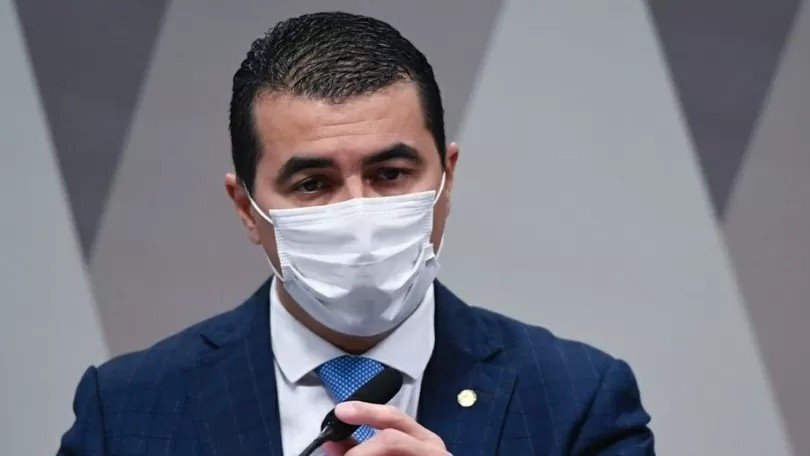 Transporte de vacinas - Luís Miranda denuncia esquema de Flávio Bolsonaro, Arthur Lira e Ciro Nogueira