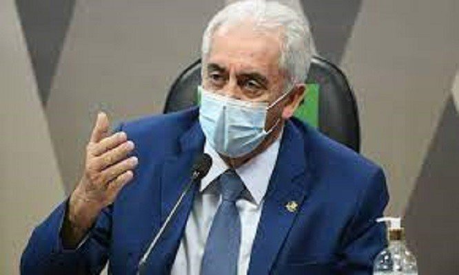 Senador Otto Alencar combate novo remédio ineficaz de Bolsonaro contra a Covid-19