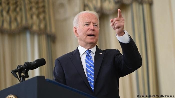 Diante de aumento de casos entre os não vacinados, Biden faz apelo para os americanos se vacinarem