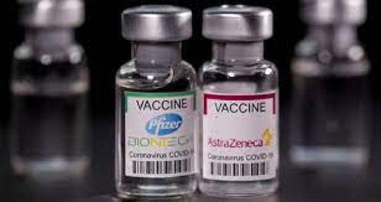 Pfizer e AstraZeneca - Duas doses garantem eficácia contra variante Delta
