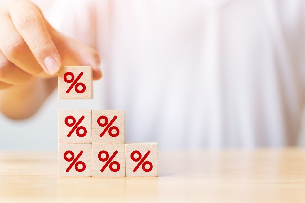 Expectativa de inflação sobe para 6,5% e SELIC pode chegar a 7% em 2021