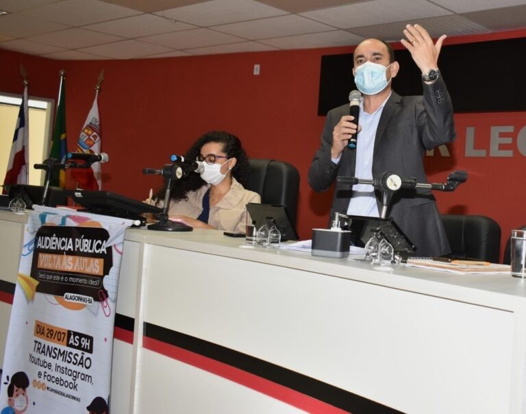 Representantes do governo municipal participam de audiência pública provocada pela vereadora Luma Menezes