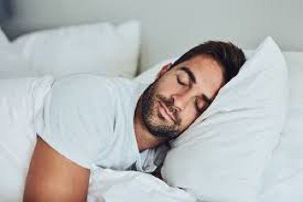 Saúde: Estabelecer uma rotina de sono adequada ajuda a fortalecer o sistema imunológico