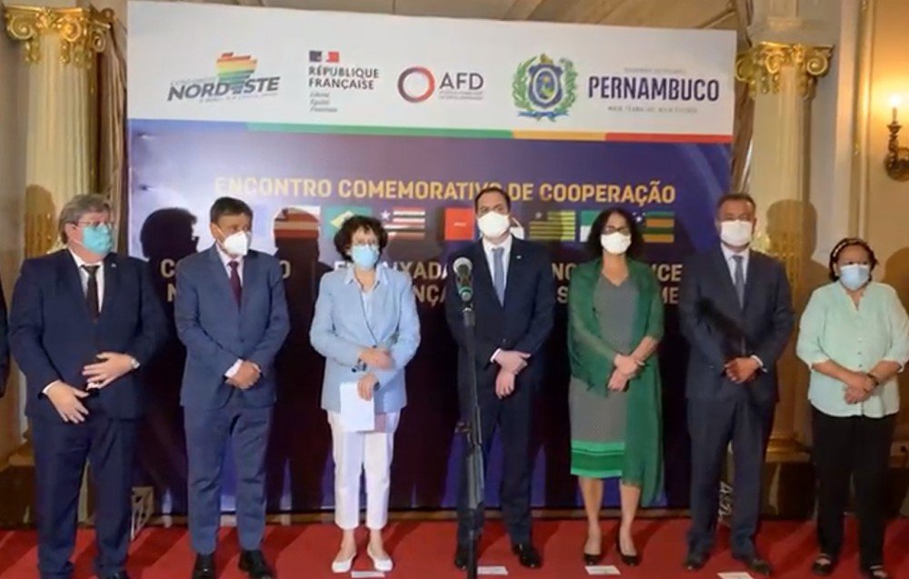 Rui foi a Pernambuco e participou de reunião do Consórcio do Nordeste com franceses