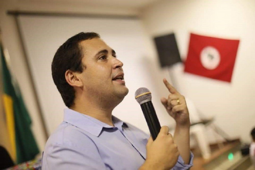 “Hipocrisia acima de tudo, demagogia acima de todos”, responde Éden Valadares a João Roma sobre voto impresso