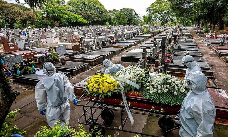 Covid-19: Brasil tem menor média diária de mortes desde janeiro