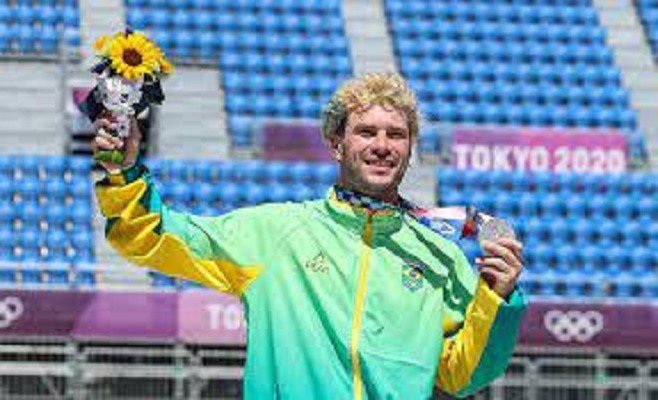 Pedro Barros conquista prata no skate park da Olimpíada