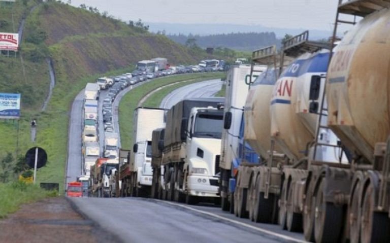Caminhoneiros ameaçaram com paralisação a partir do dia 7 de setembro