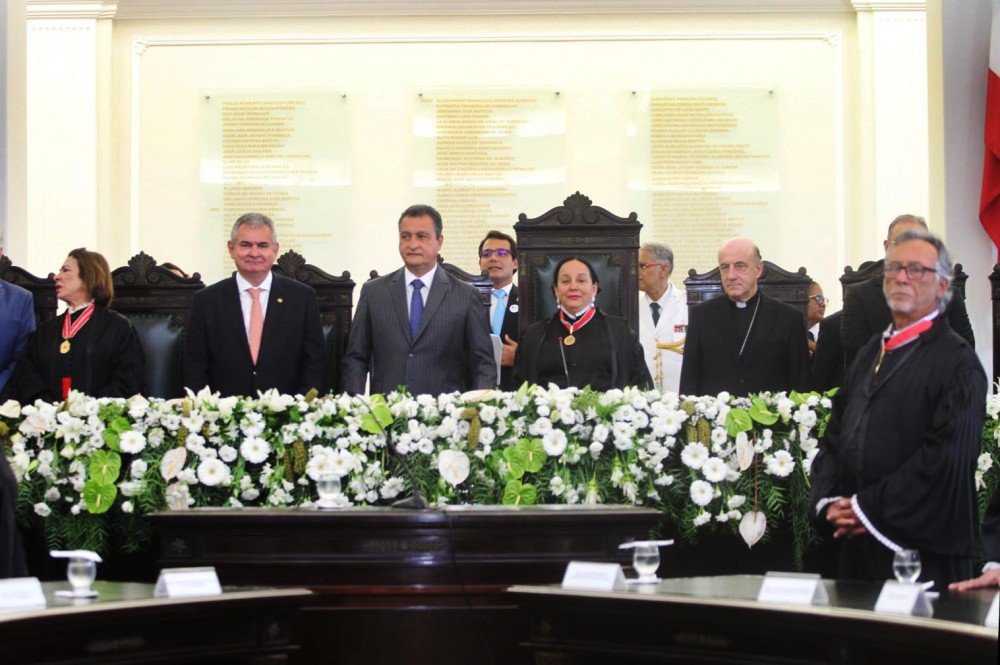 Rui destaca harmonia entre três poderes na posse de nova mesa gestora do TJBA