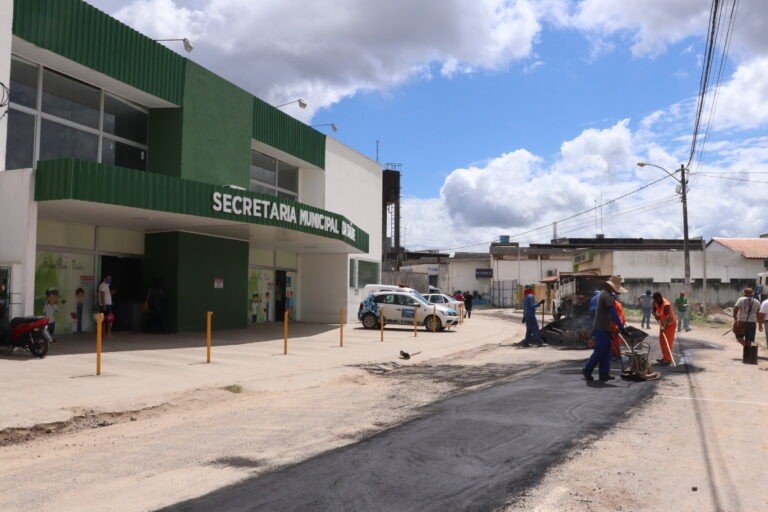 AVANÇAR CIDADES: SAAE realiza recomposição asfáltica na Rua Milton da Silva