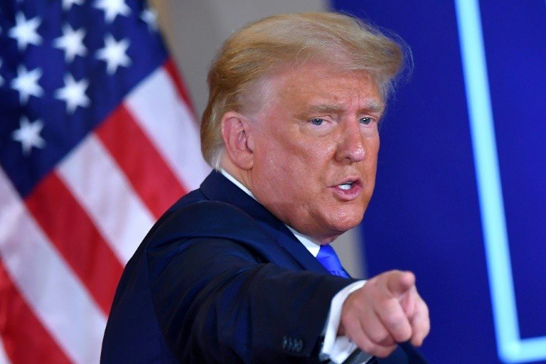 Após derrota dos EUA no Afeganistão, Trump pede a renúncia de Biden