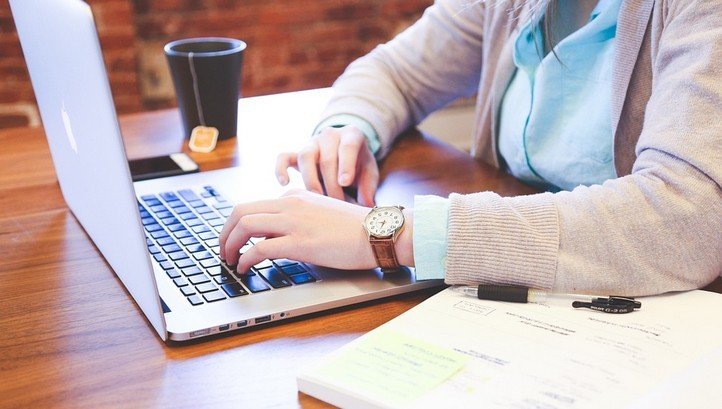 7 plataformas e conselhos para quem quer estudar online