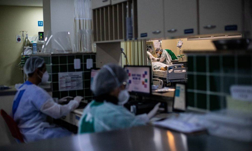 Os que recusam a vacinação lotam hospitais e abrem brecha para a entrada da variante delta