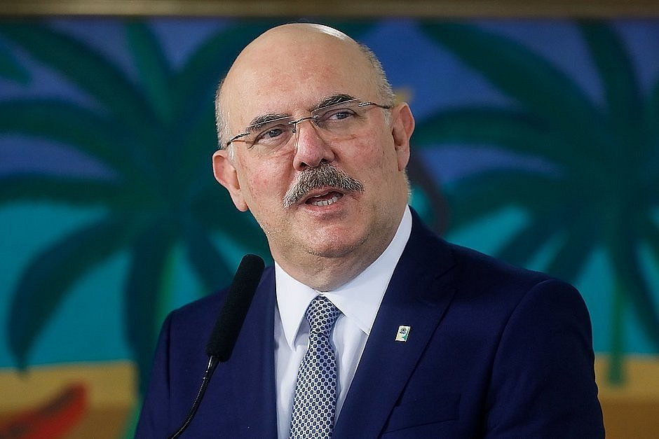 Ministro da Educação diz que não adianta ter diploma 'porque não tem emprego'