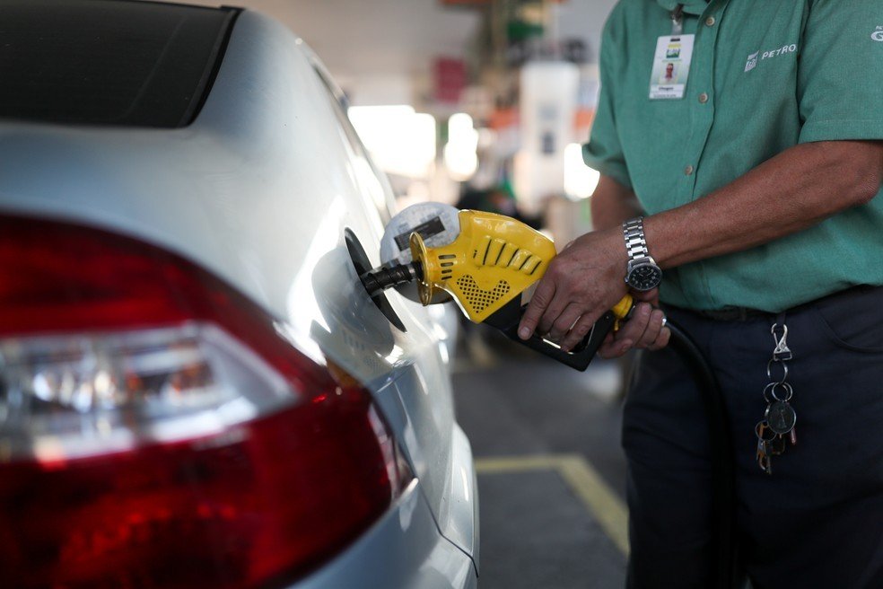 Graças à política de reajustes de preços adotada pela Petrobras, o preço da gasolina continua subindo por todo o país