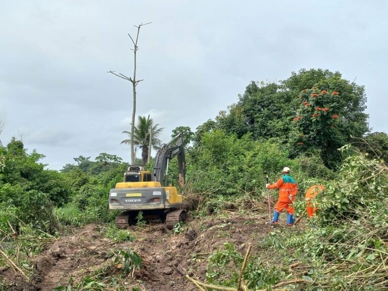 Alagoinhas - prefeitura faz limpeza de rios e canais