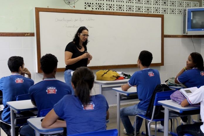 Governo vai nomear 73 novos servidores aprovados em concurso público para rede estadual de ensino