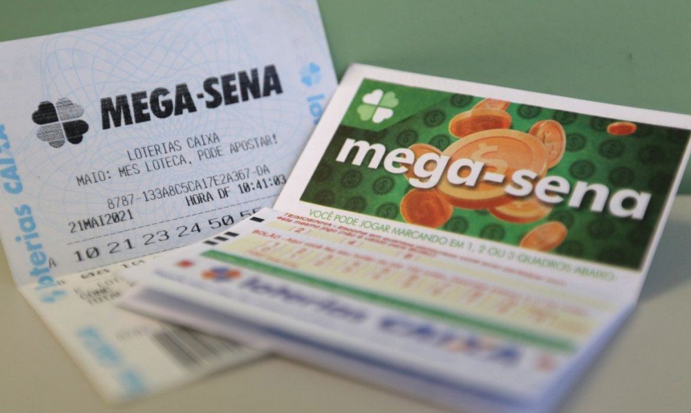 Mega Sena acumula e pode pagar 65 milhões neste sábado