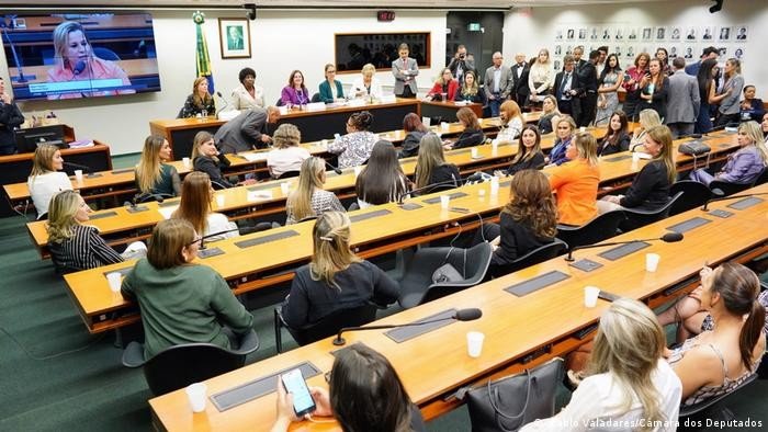 Possível retrocesso - discussões no Congresso ameaçam a representação feminina na política