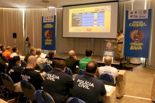 Número de furtos e roubos reduz em 58,8% no primeiro dia de Carnaval
