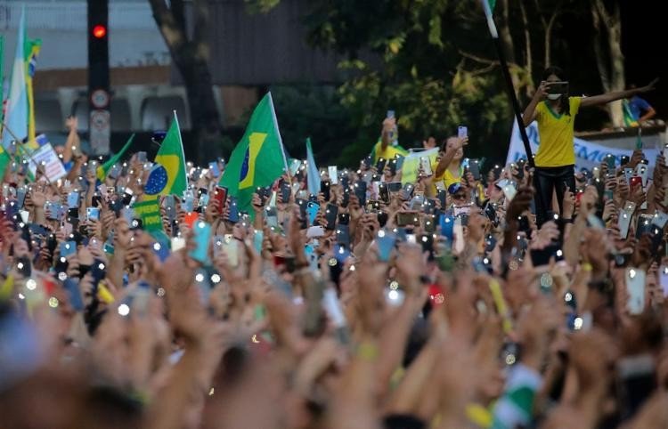 Brasil foi maior polo de mutações do novo coronavírus no mundo, afirma estudo