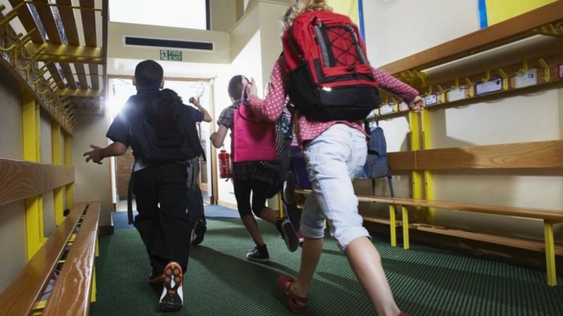 As lições do caso em que professora sem vacina infectou metade da classe com covid-19 nos EUA