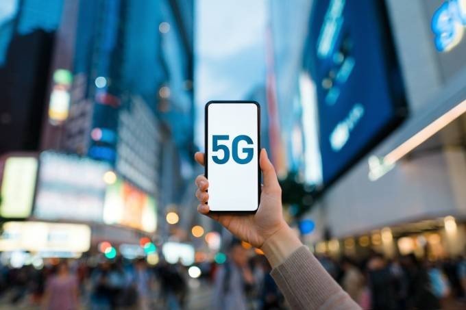 Anatel adia análise do 5G; governo cita prejuízo de R$ 100 milhões por dia