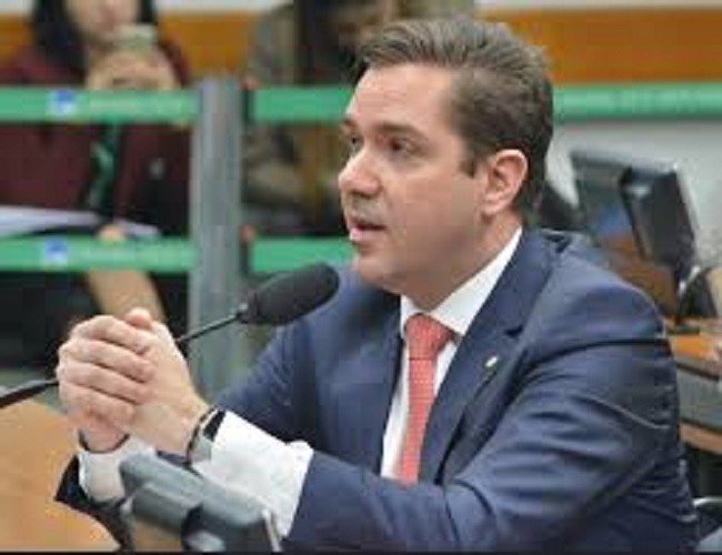 Do youtuber ao entregador, Deputado Federal Eduardo Bismarck indica projetos para a valorização dos trabalhadores