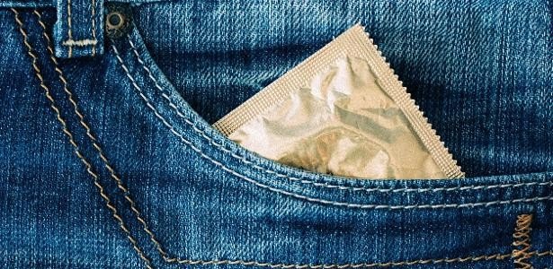 Transou sem camisinha no Carnaval? Agir rápido pode evitar HIV e gravidez