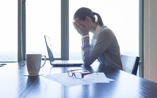 Como lidar com o luto no ambiente de trabalho?; especialista dá dicas