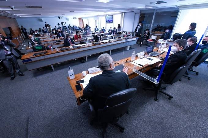CPI ouve advogada de médicos que fizeram dossiê sobre a Prevent Senior