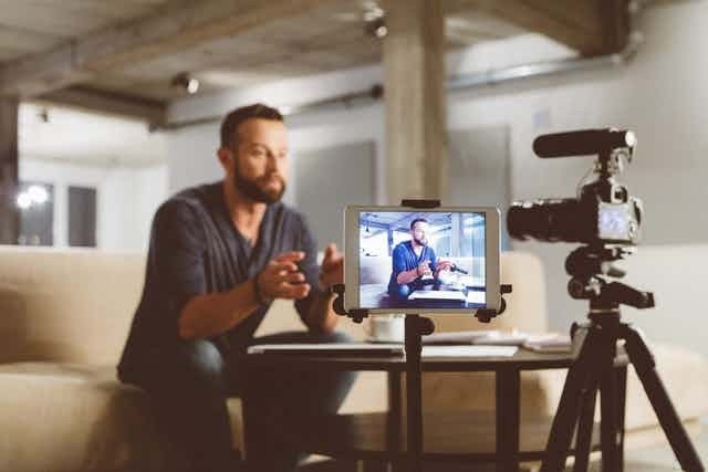 Locaweb aposta em influencers e compra Squid por R$ 176 mi