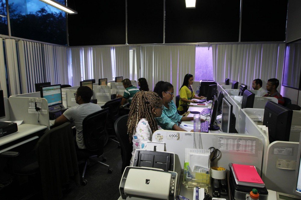 Governo da Bahia - expediente no 12 de outubro e recadastramento de aposentados e pensionistas