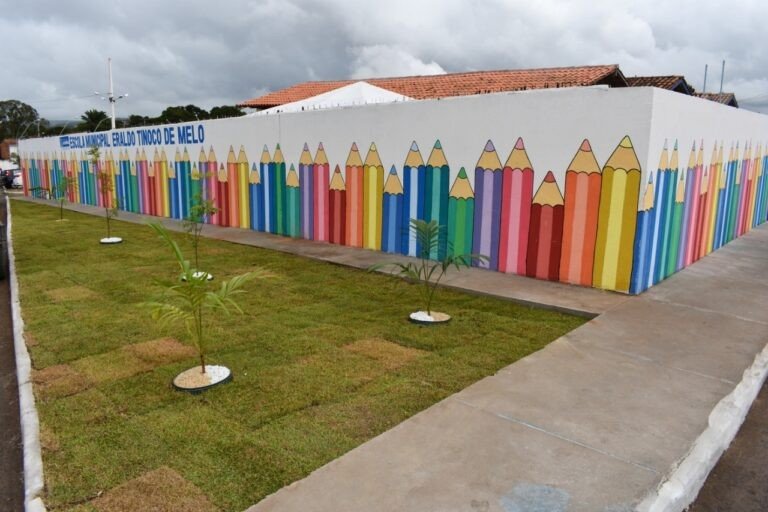 Totalmente requalificada, a Escola Eraldo Tinoco é entregue à população de Sta Terezinha, em Alagoinhas