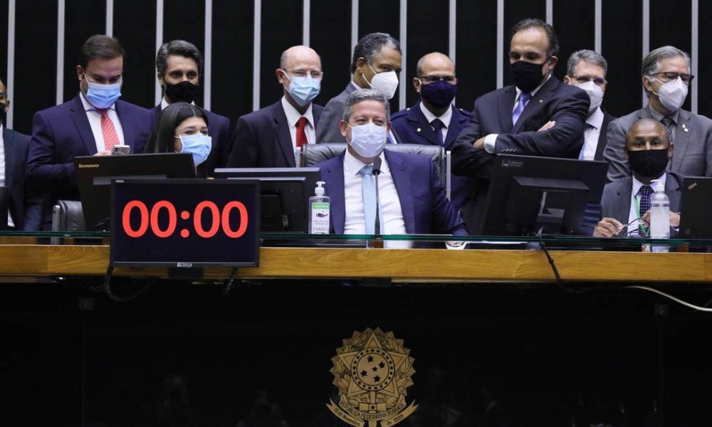 PT e Centrão articulam mudanças no texto para aprovar PEC que ameaça MP; veja a posição dos partidos