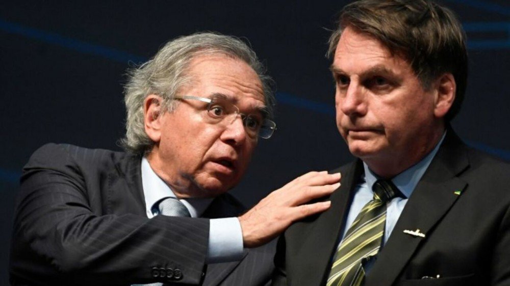 Reprovação a Bolsonaro, que será acusado de 11 crimes, dispara em todas as regiões do País