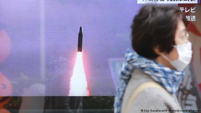 Coreia do Norte disparou míssil balístico no mar, diz Seul