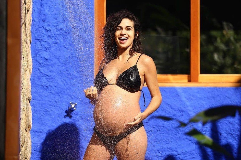 Nascem gêmeas de Nanda Costa e Lan Lanh: 'O parto foi rápido e tranquilo'