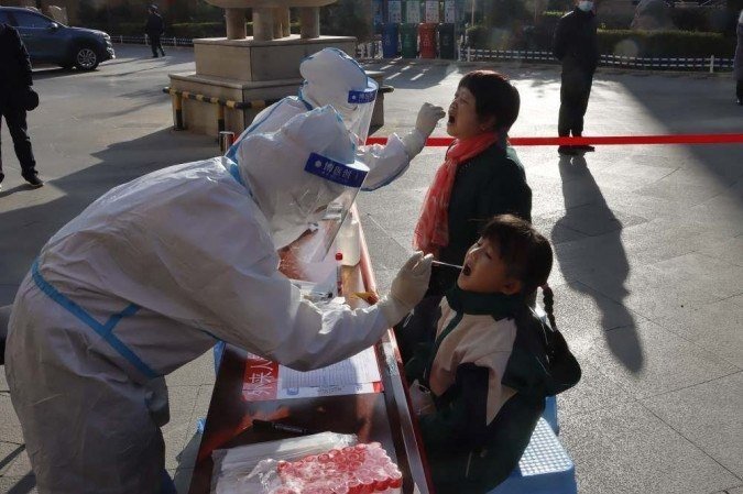 China anuncia novos confinamentos após aumento de casos de Covid-19