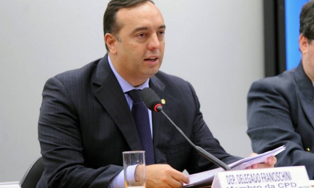 Saiba quem é Fernando Francischini, o primeiro deputado cassado por fake news