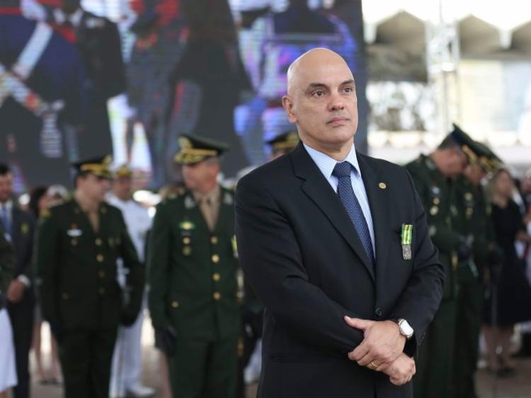 Moraes diz que responsáveis por disparar fake news em 2022 serão cassados e presos